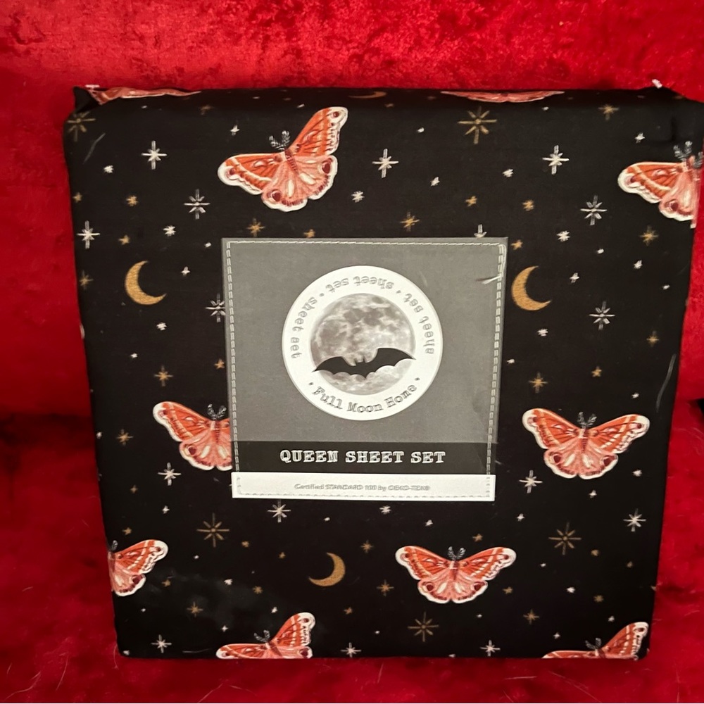 ***SOLD***Full Moon Halloween Goth Moon and Stars with Moths Queen Sheet Set